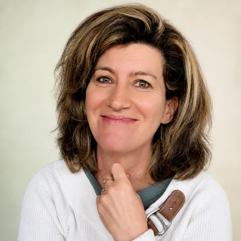 Portrait of Dr. Ivett Földi